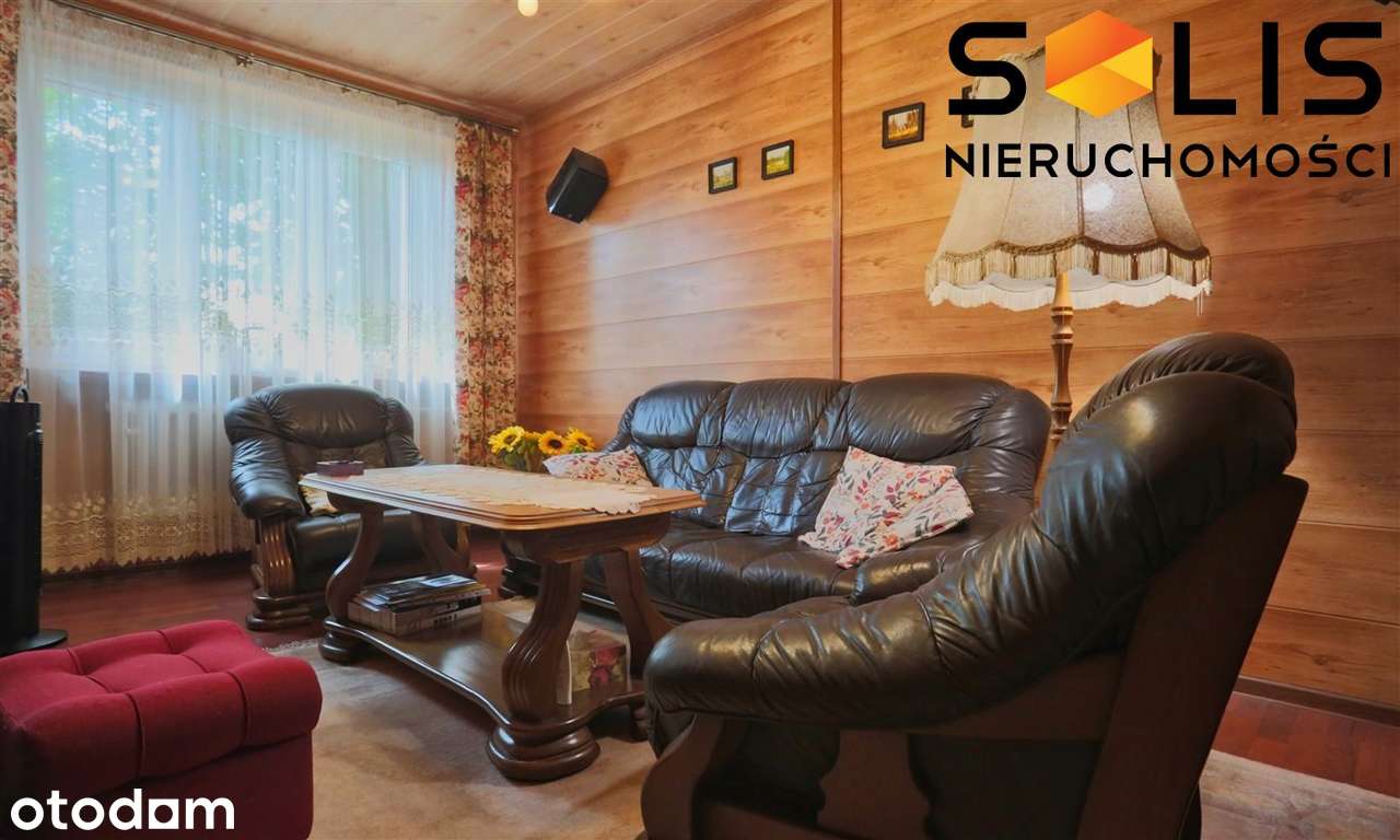 Zadbane M4 z wiatą parkingową