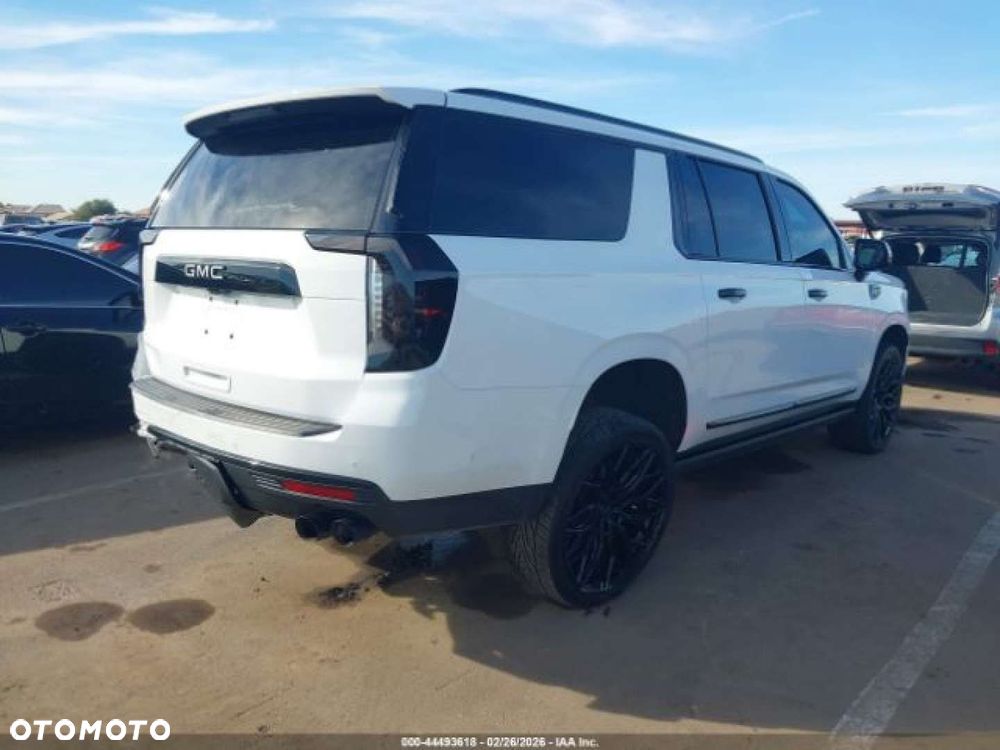 GMC Yukon - 4