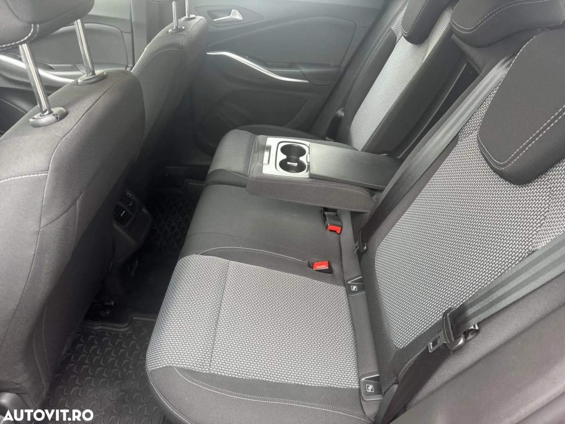 Opel Grandland 1.2 Turbo START/STOP Business Edition - 14