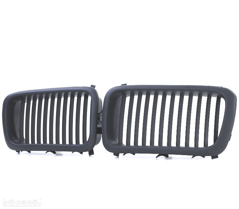 GRELHAS FRONTAIS BMW E38 94-01 LOOK PRETO MATE - 3
