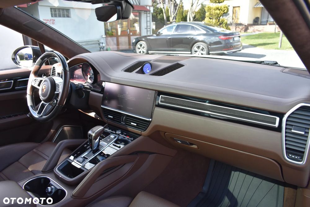 Porsche Cayenne - 30