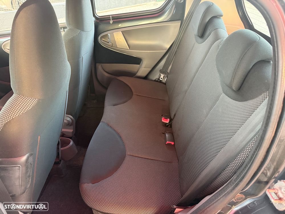 Toyota Aygo Cool - 13