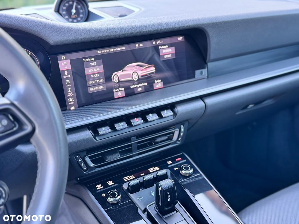 Porsche 911 Carrera 4S - 11