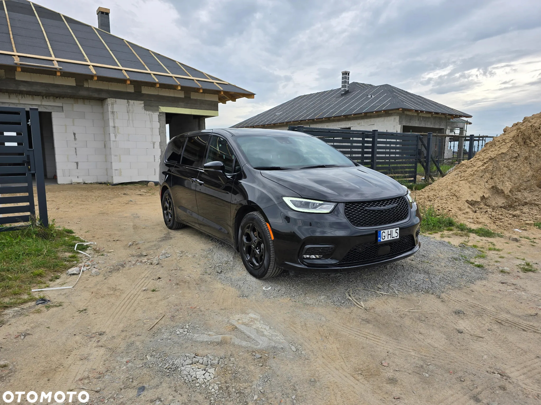 Chrysler Pacifica - 4
