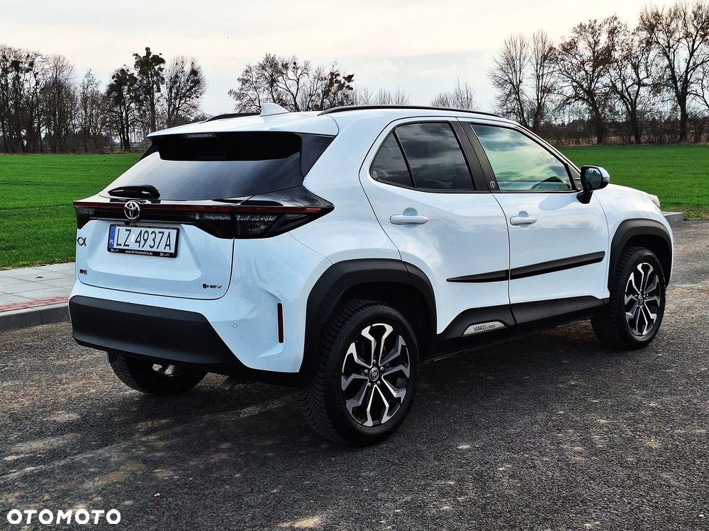 Toyota Yaris Cross 130 1.5 VVT-i Team Deutschland - 4