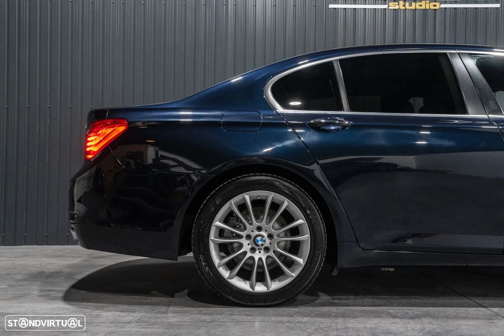 BMW 740 d Pack M - 45