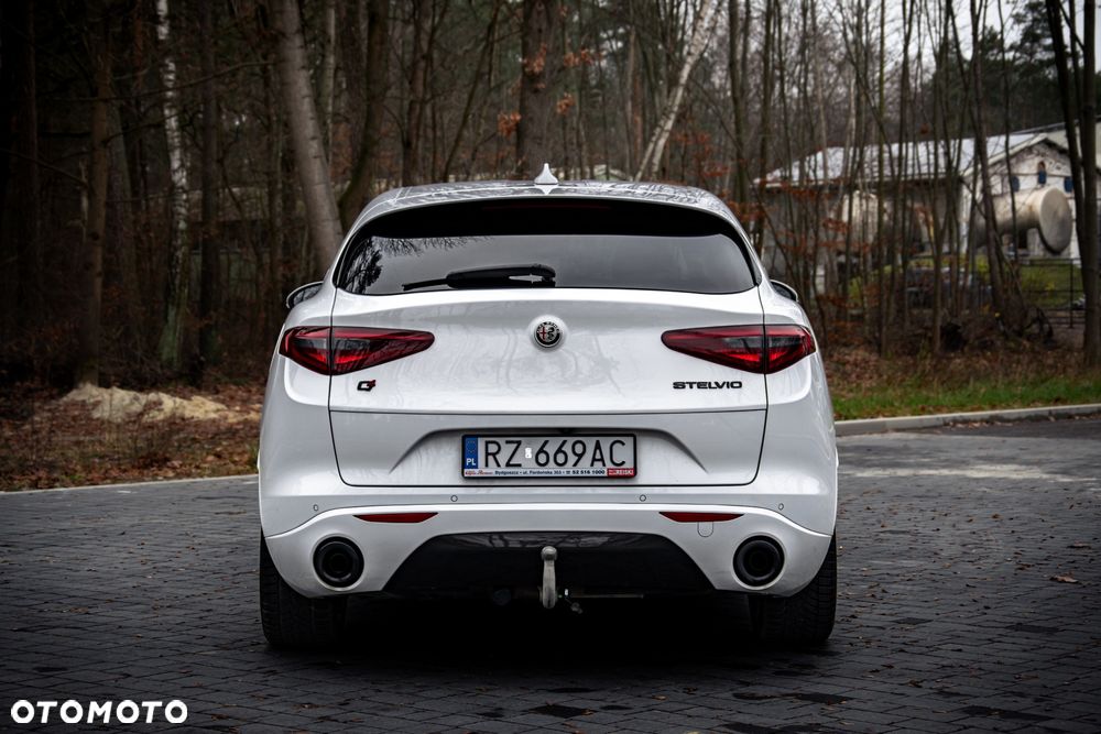 Alfa Romeo Stelvio 2.0 Turbo Veloce Q4 - 8