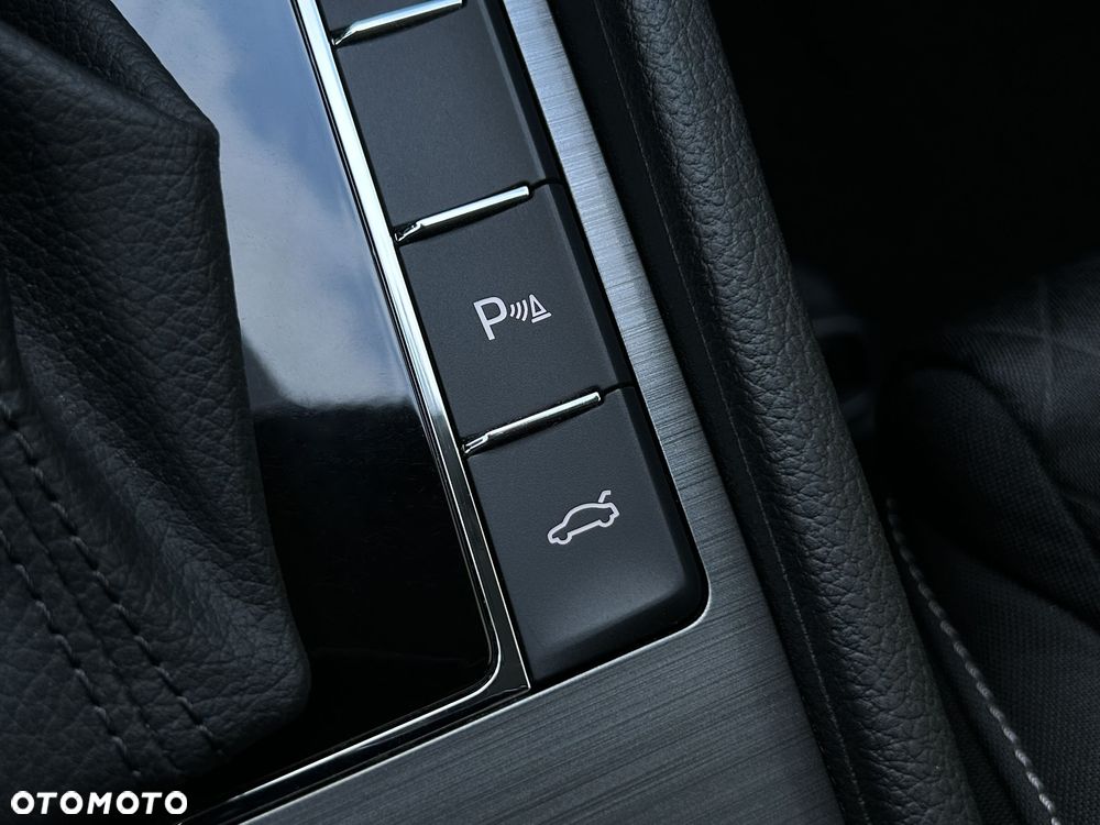 Skoda Superb 2.0 TDI DSG Ambition - 25