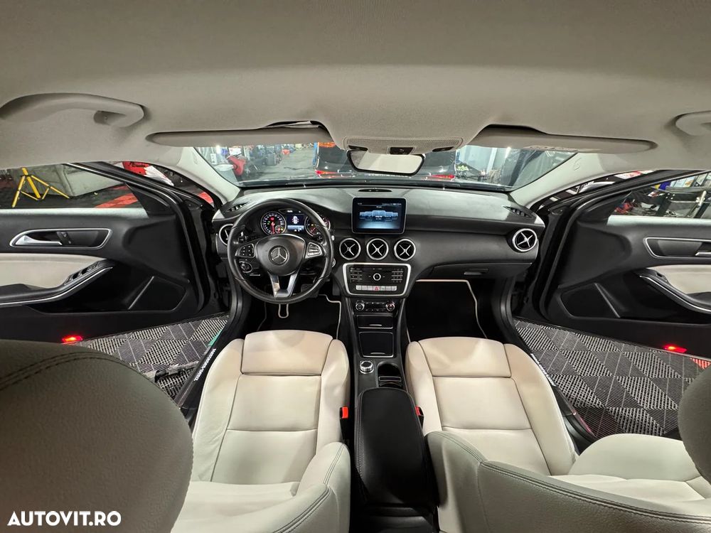 Mercedes-Benz A - 12