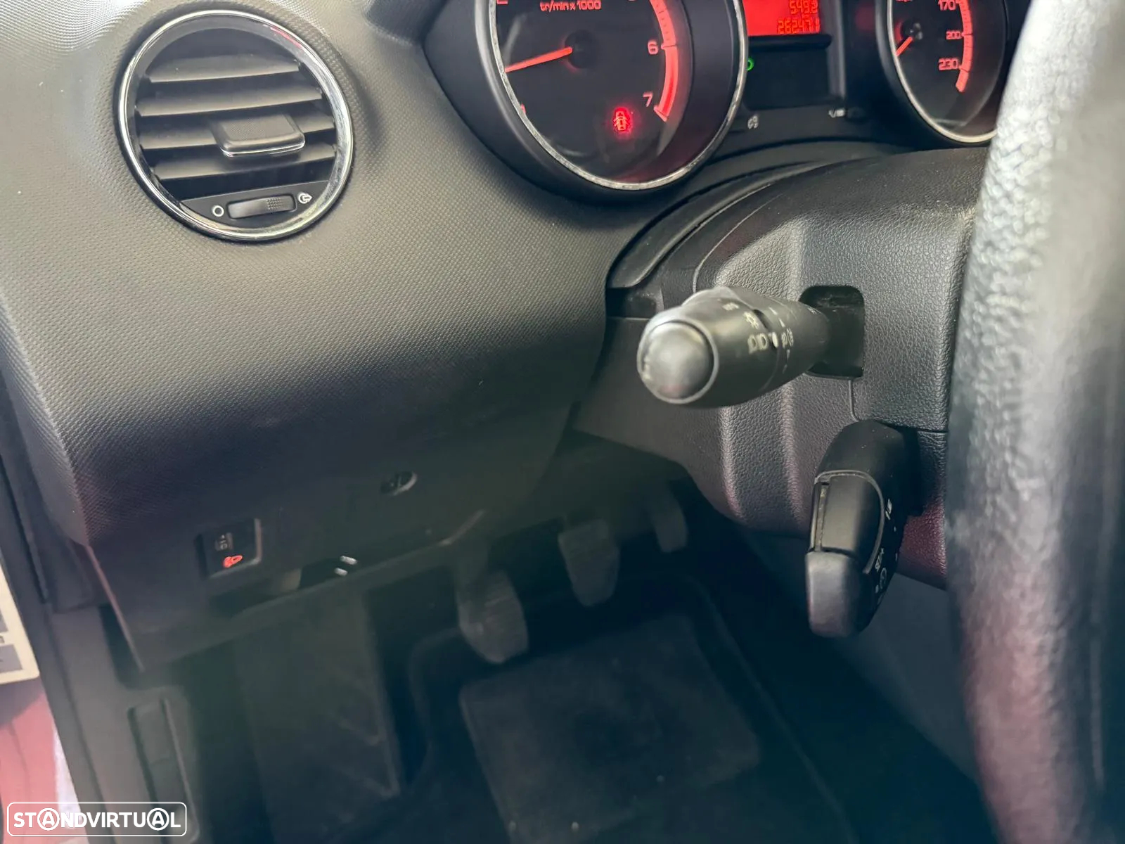 Peugeot 308 1.4 16V Executive - 14