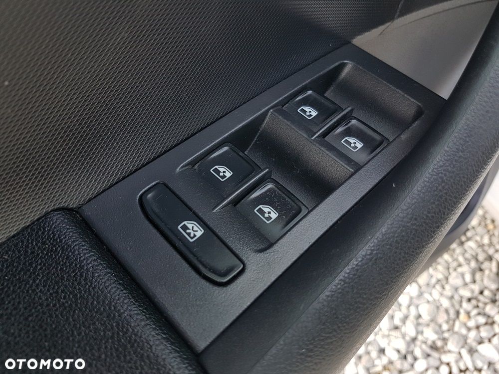 Skoda RAPID 1.6 TDI DPF Ambition - 16