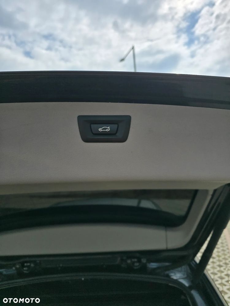 BMW Seria 3 320d Edition Luxury Line Purity - 16