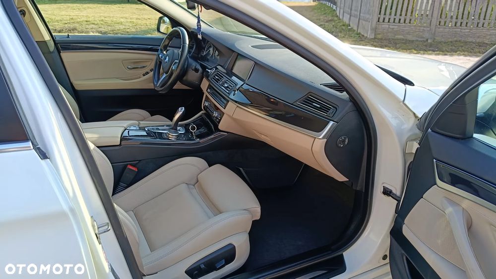 BMW Seria 5 530d xDrive Modern Line - 21