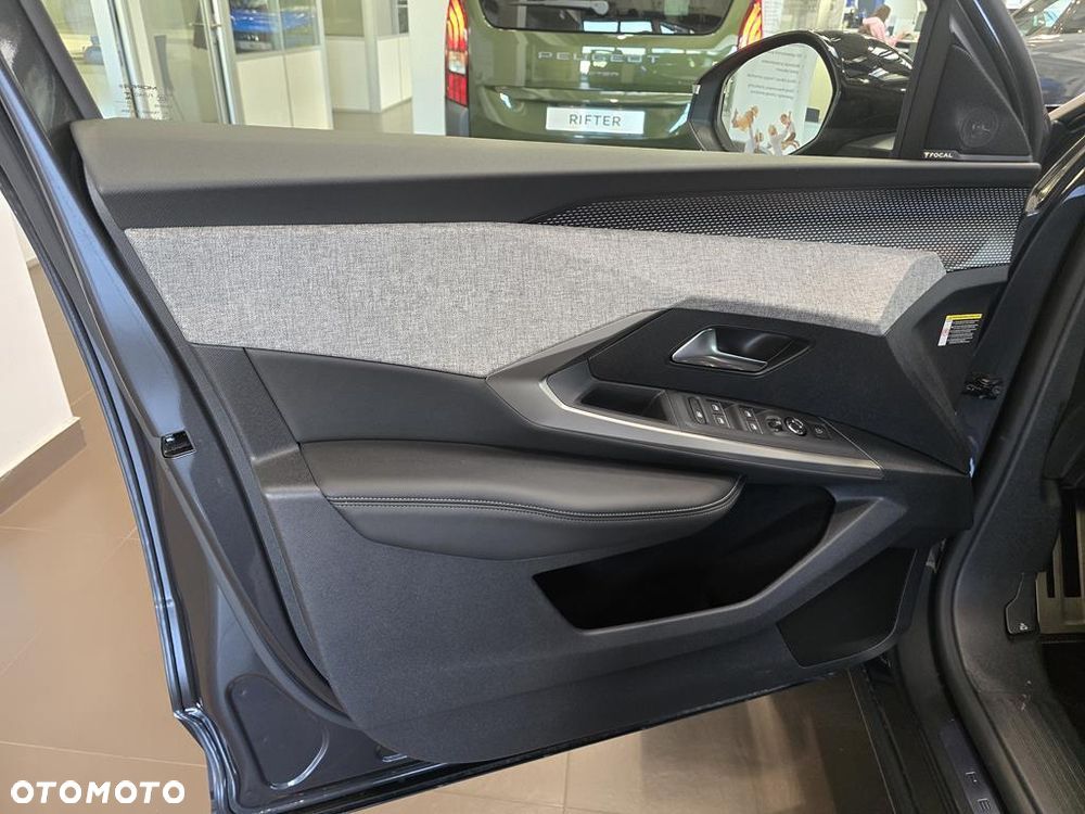 Peugeot 3008 1.2 PureTech mHEV GT E-DCS6 - 8