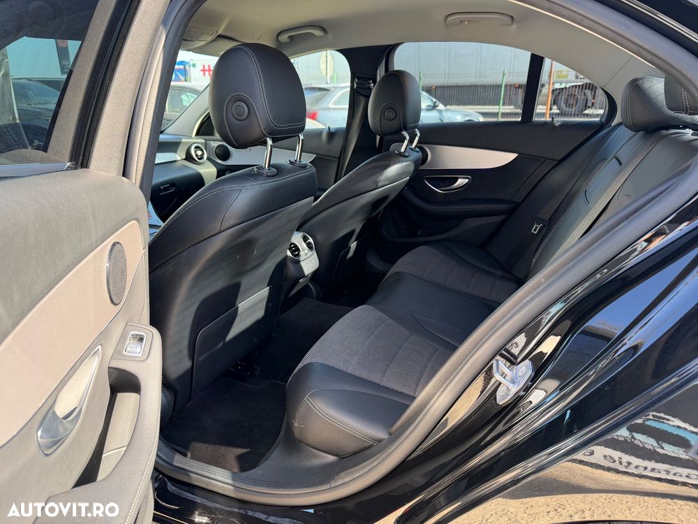 Mercedes-Benz C 220 d 4Matic 9G-TRONIC AMG Line - 28