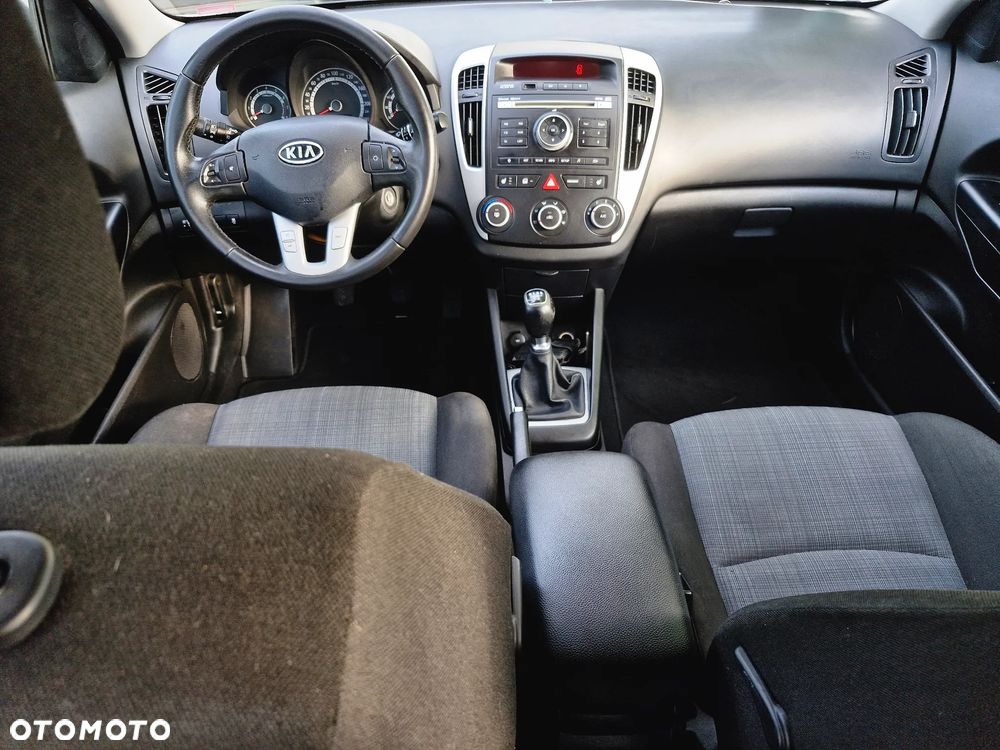 Kia Ceed 1.4 CVVT Attract - 10