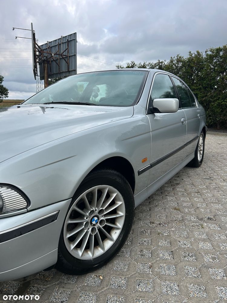 BMW Seria 5 523i - 5