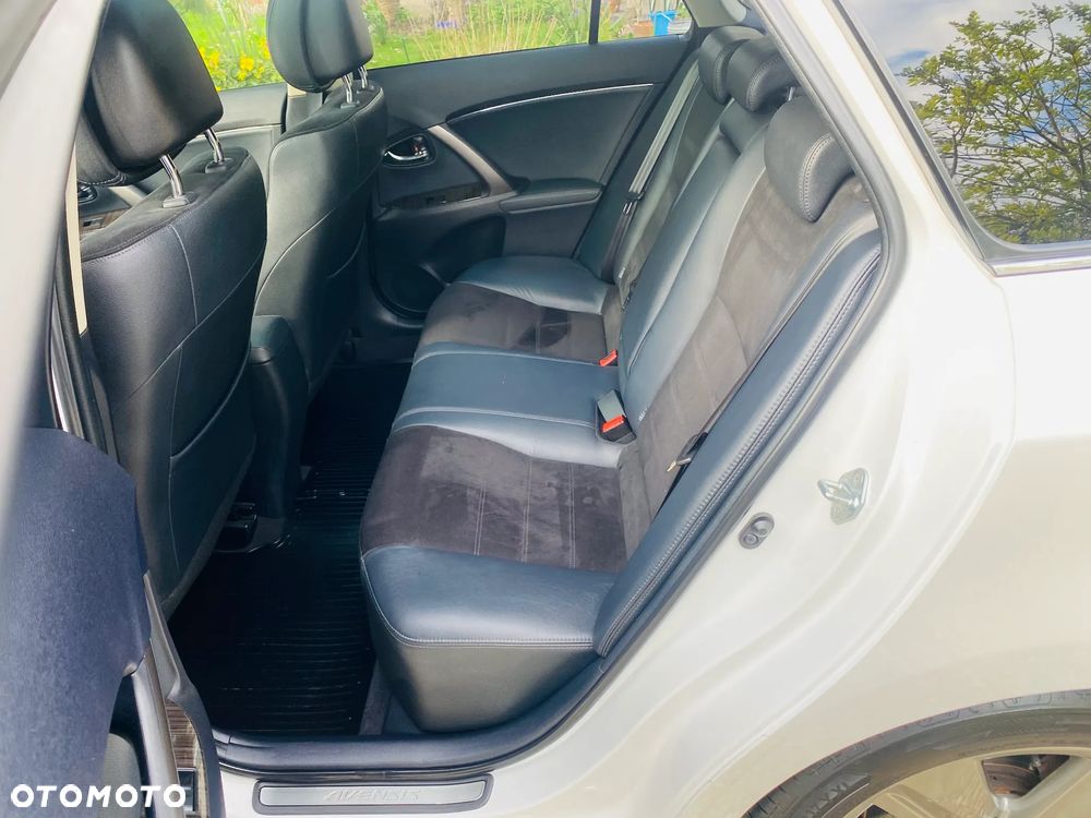 Toyota Avensis 2.0 D-4D Sol - 19