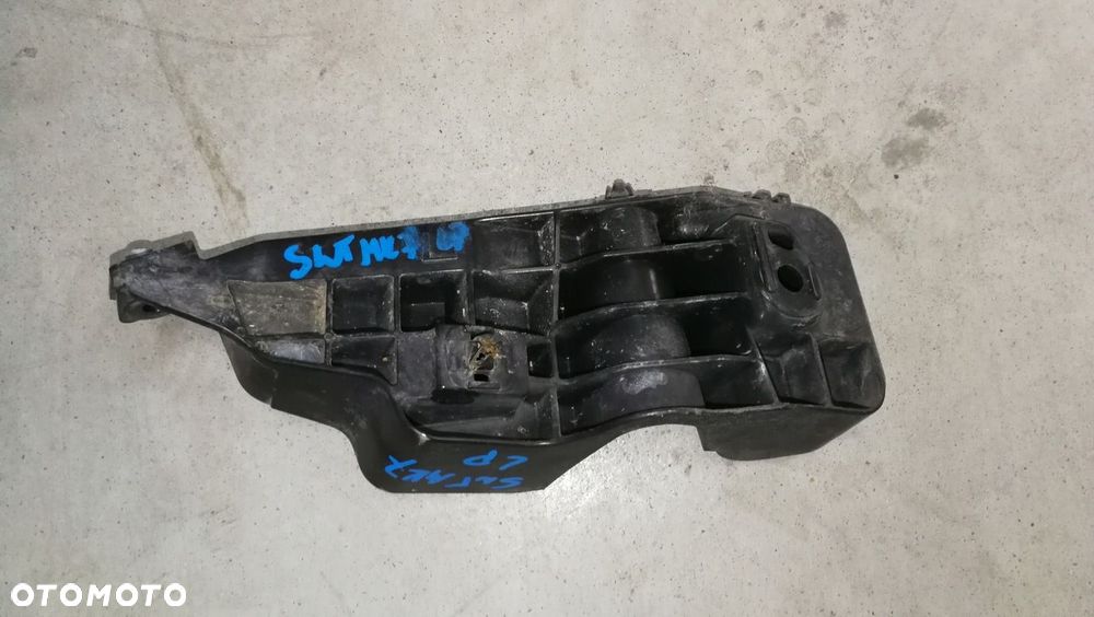Ślizg lewy przód przedni Suzuki Swift MK7 10-16 - 3