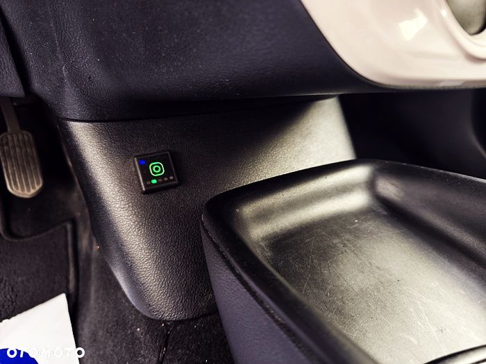 Toyota Prius - 30