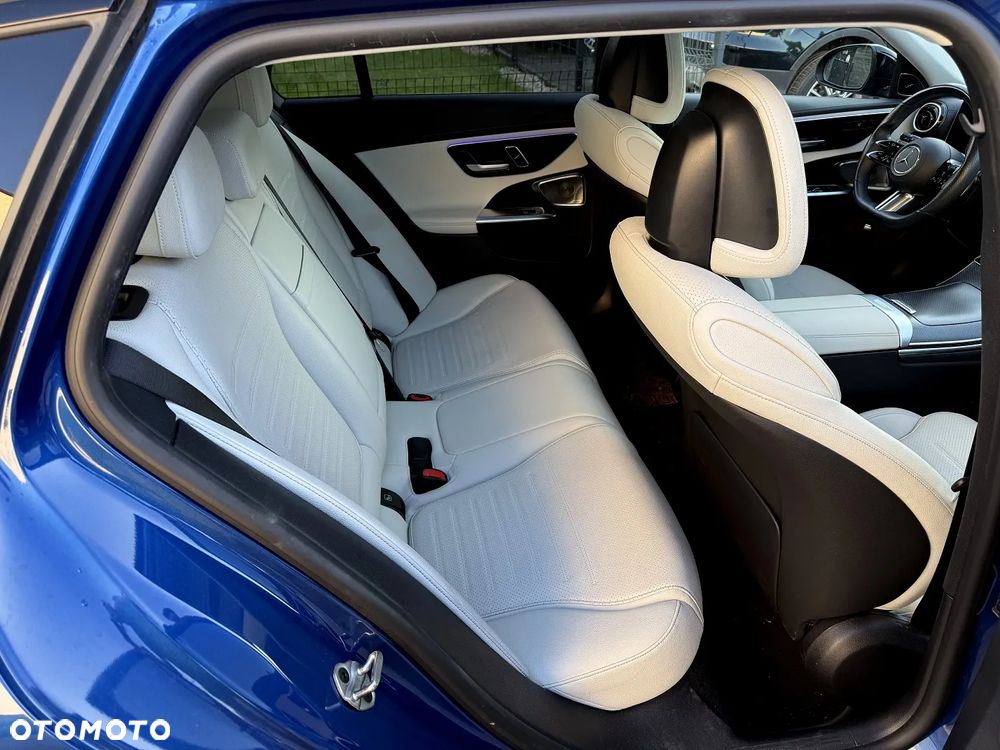 Mercedes-Benz Klasa C 220 d T 9G-TRONIC AMG Line - 11