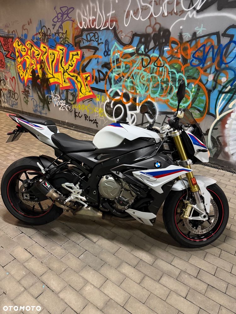 BMW S - 1