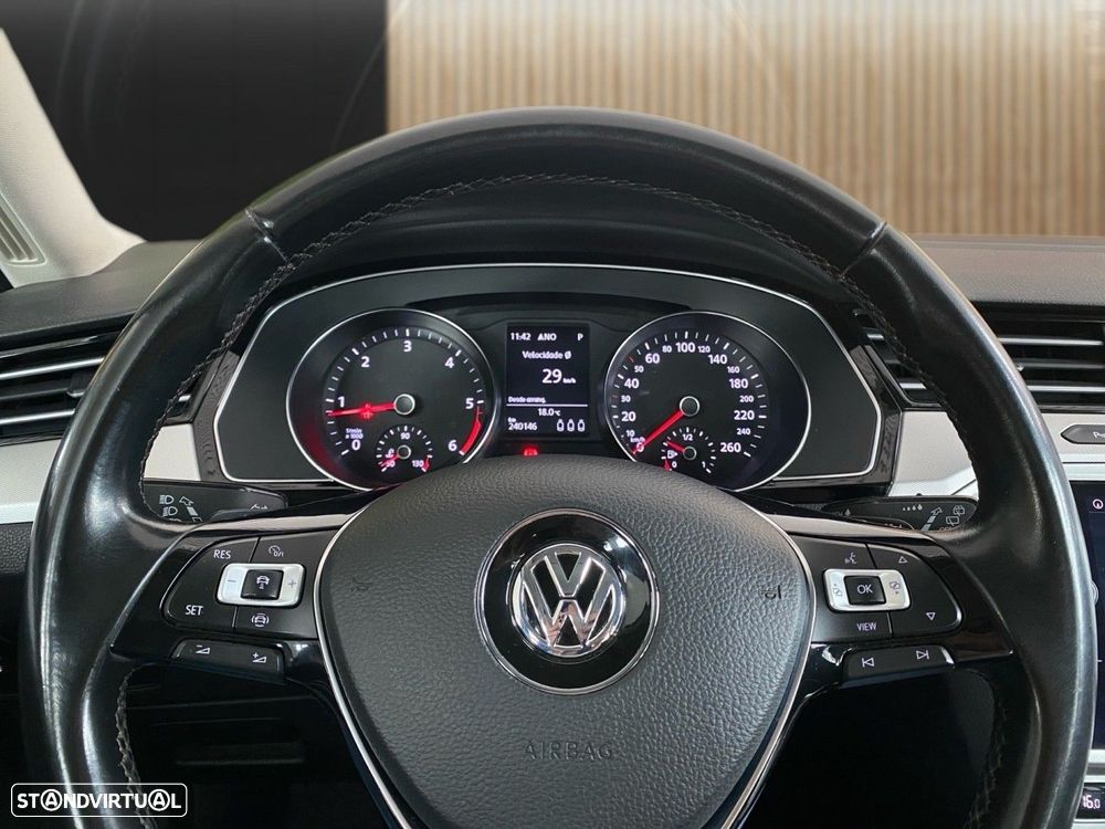 VW Passat Variant 2.0 TDi Confortline DSG - 4