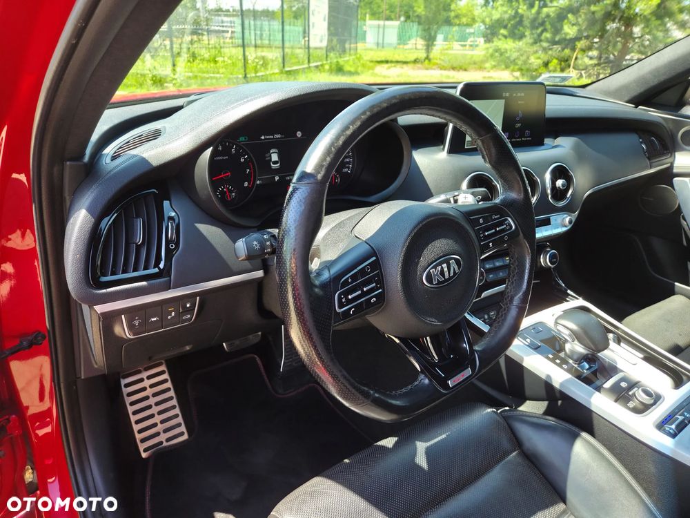 Kia Stinger - 12