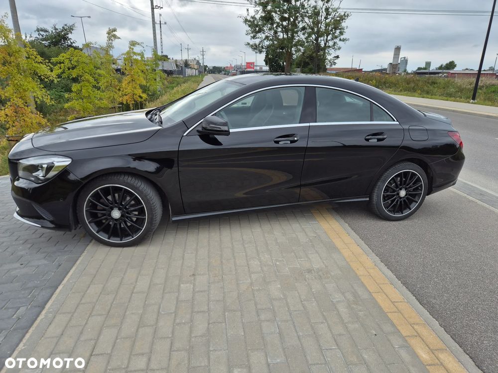 Mercedes-Benz CLA 180 7G-DCT Urban - 5