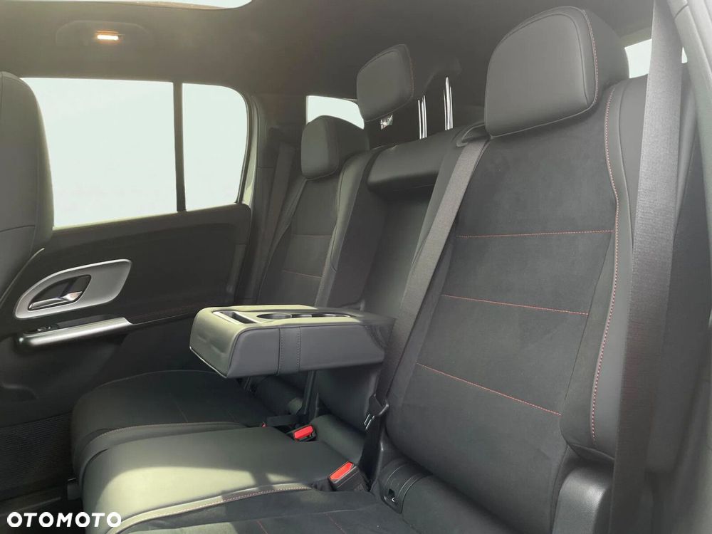 Mercedes-Benz GLB - 15
