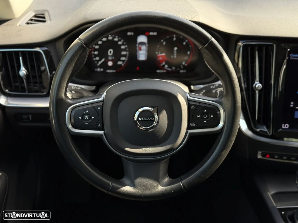 Volvo V60 2.0 D3 Momentum Plus Geartronic - 32