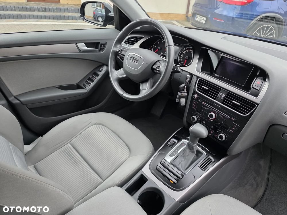 Audi A4 Limousine - 16