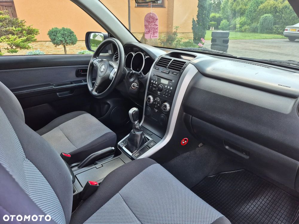 Suzuki Grand Vitara 1.6 - 10