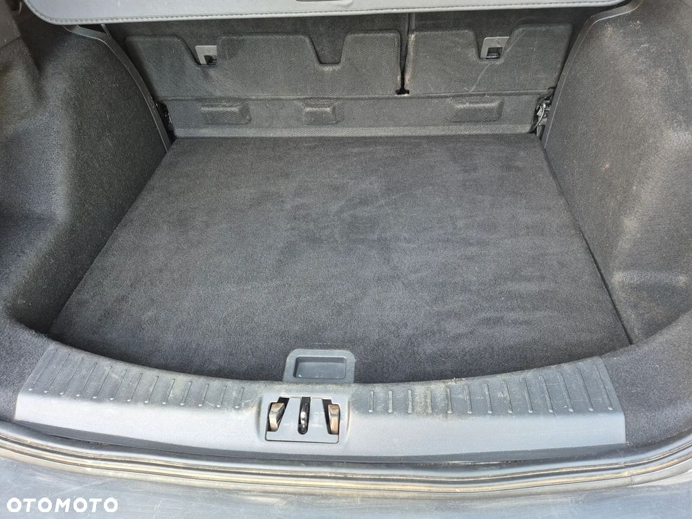 Ford Kuga 1.5 TDCi 2x4 Cool & Connect - 29