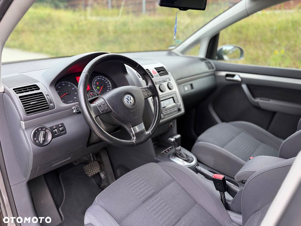 Volkswagen Touran - 6