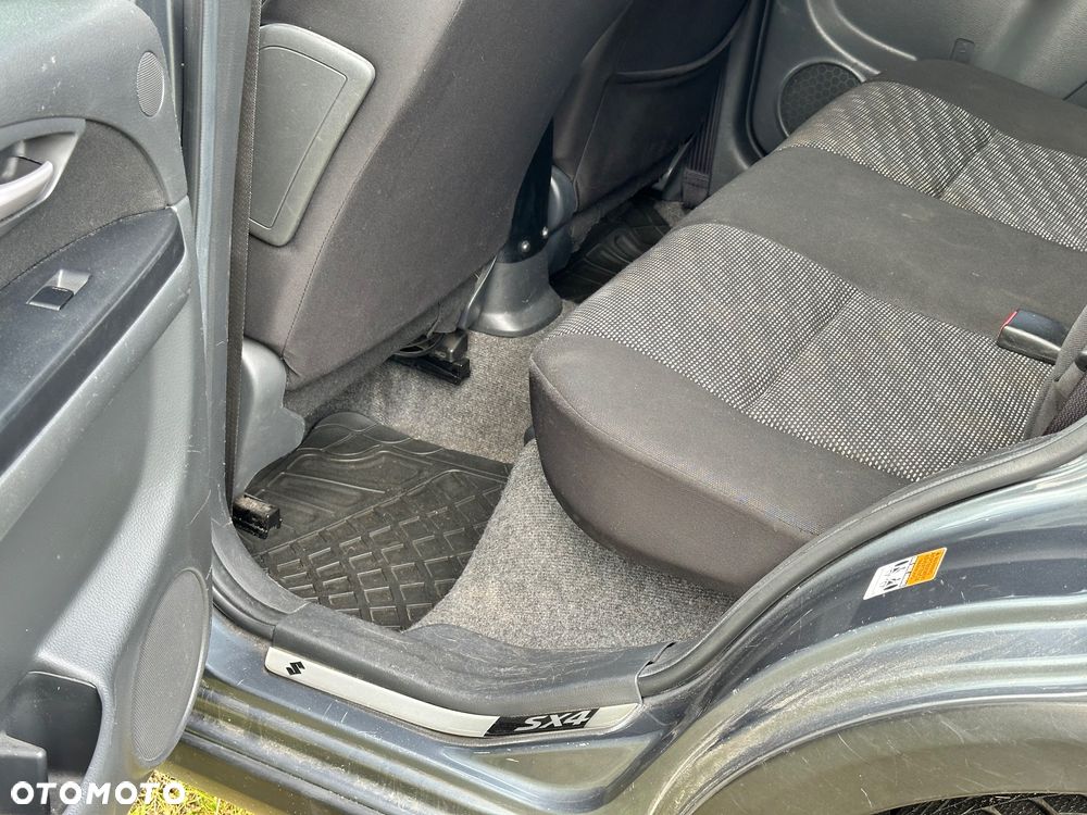 Suzuki SX4 - 12