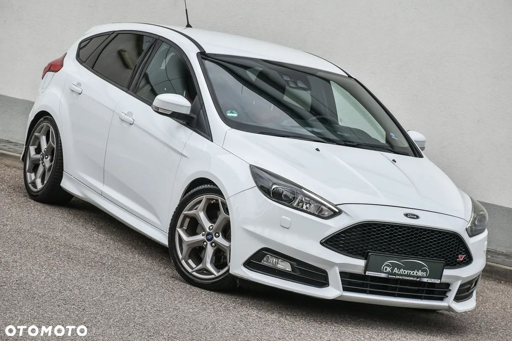 Ford Focus 2.0 EcoBoost ST mit Leder-Sport-Paket - 2