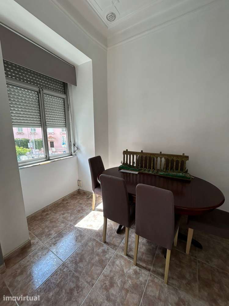 T2 com História e Charme em Campolide — Remodelado - Grande imagem: 4/22