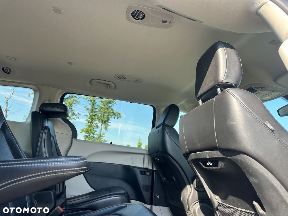 Chrysler Pacifica - 10