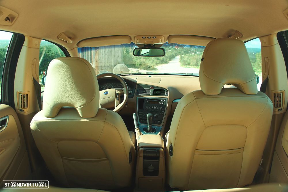 Volvo V70 2.0 T Nivel 2 - 20