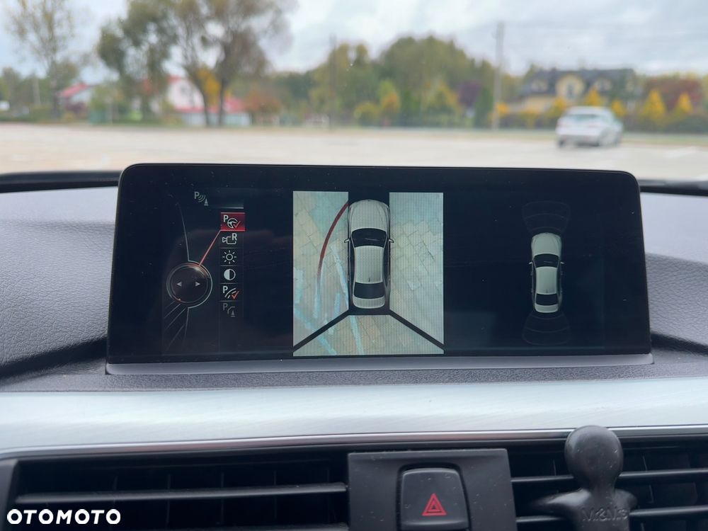 BMW Seria 3 330e iPerformance M Sport Shadow - 12