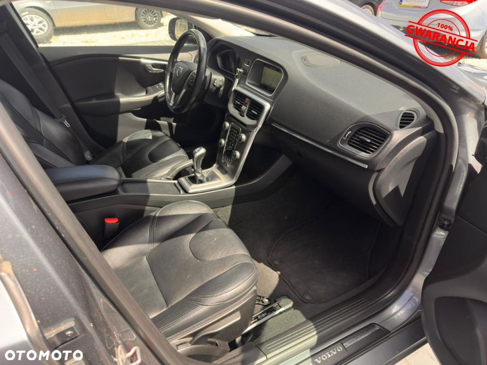 Volvo V40 - 40