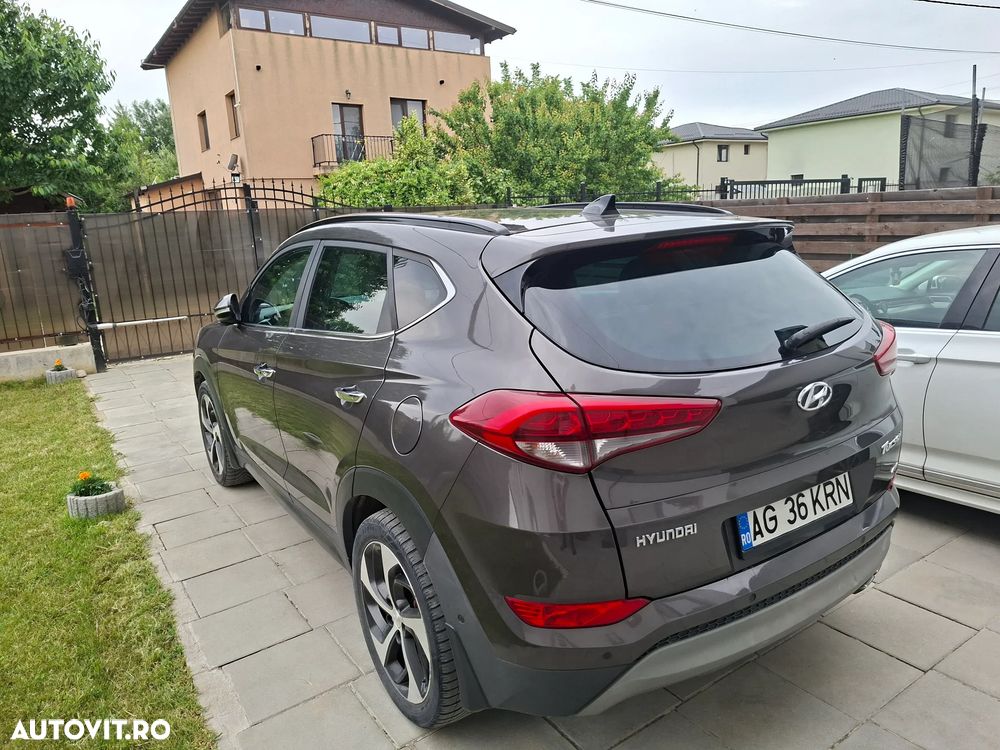 Hyundai Tucson 2.0 CRDI 4WD Automatik Premium - 32