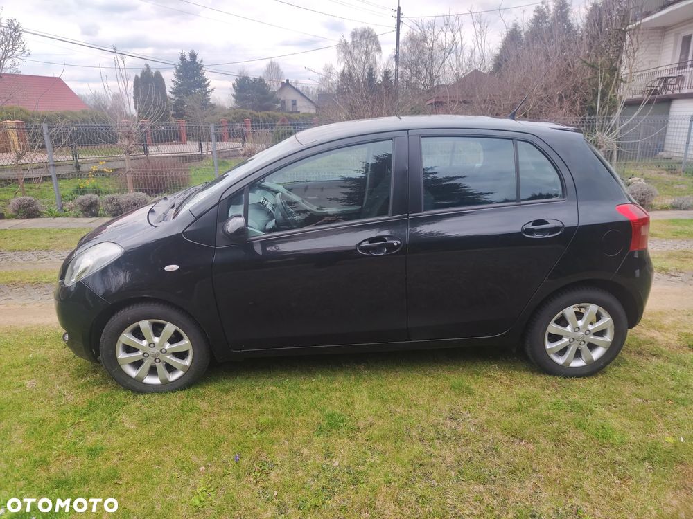 Toyota Yaris 1.3 Luna A/C - 2