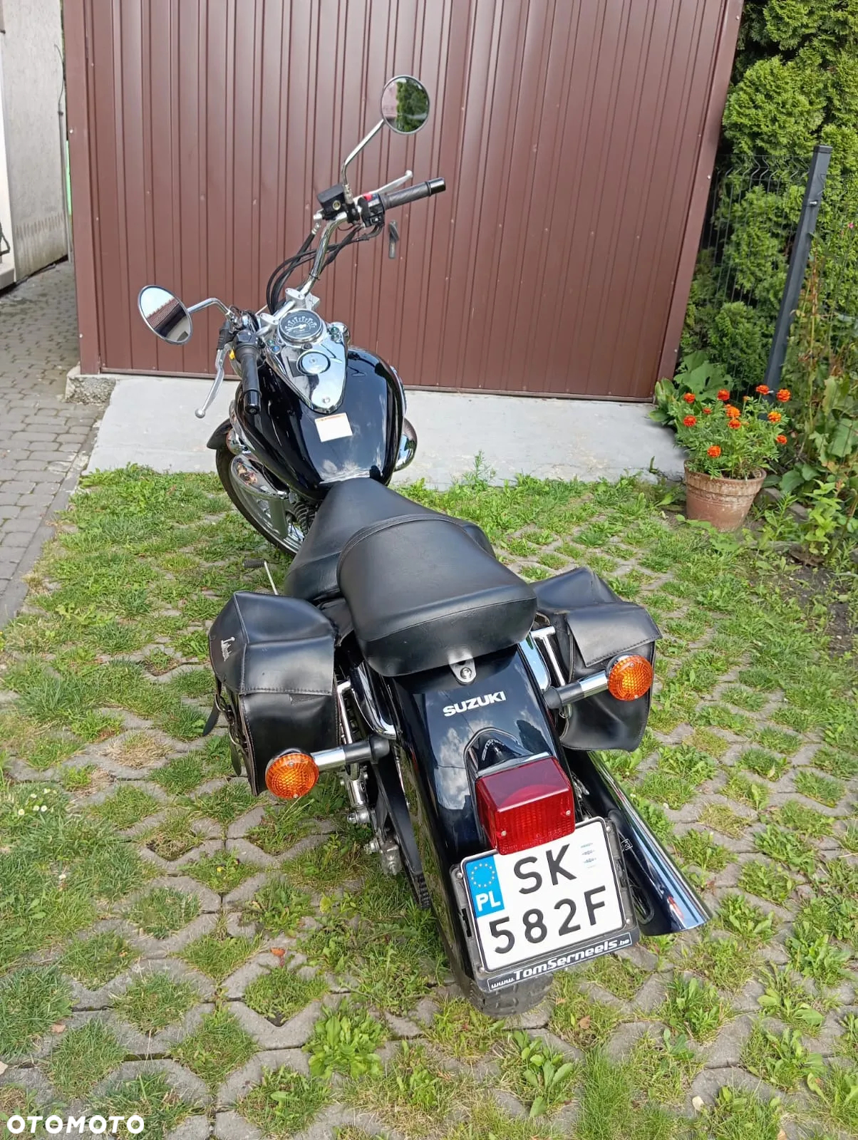 Suzuki Intruder - 13