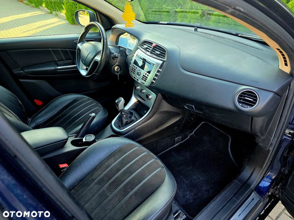 Lancia Delta 1.6 MJ Gold - 31