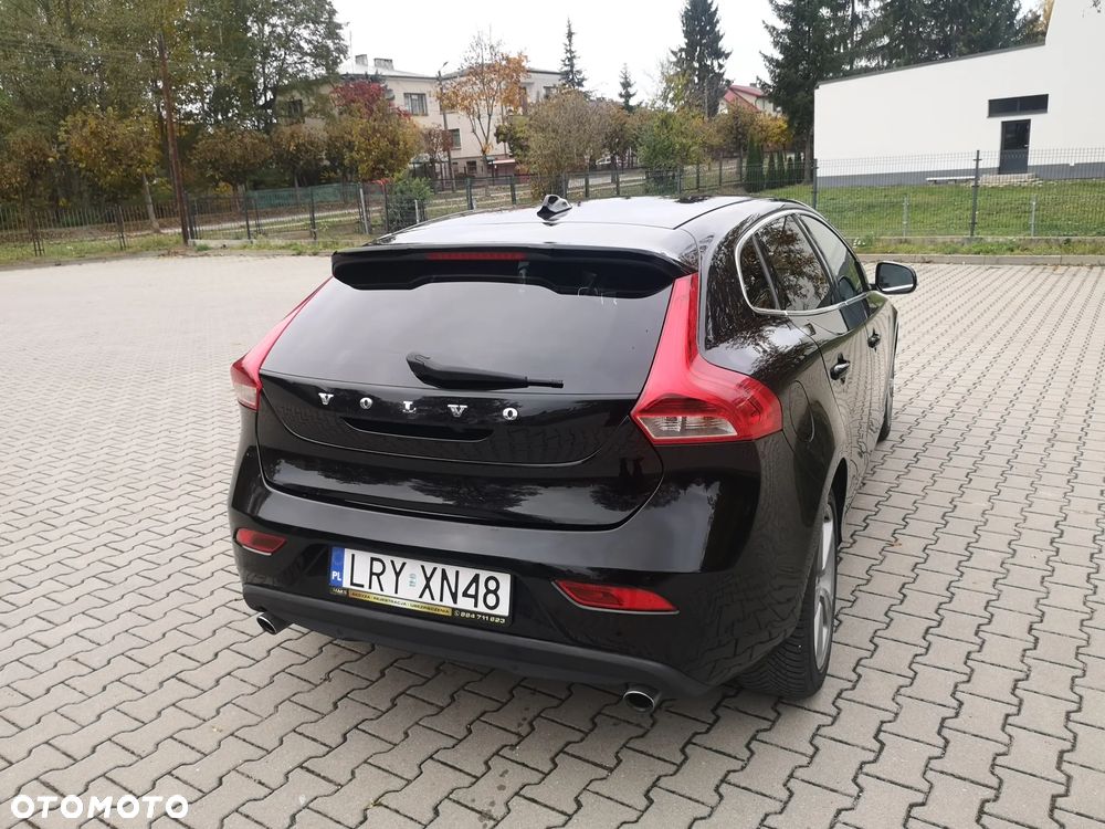 Volvo V40 T3 Momentum - 14