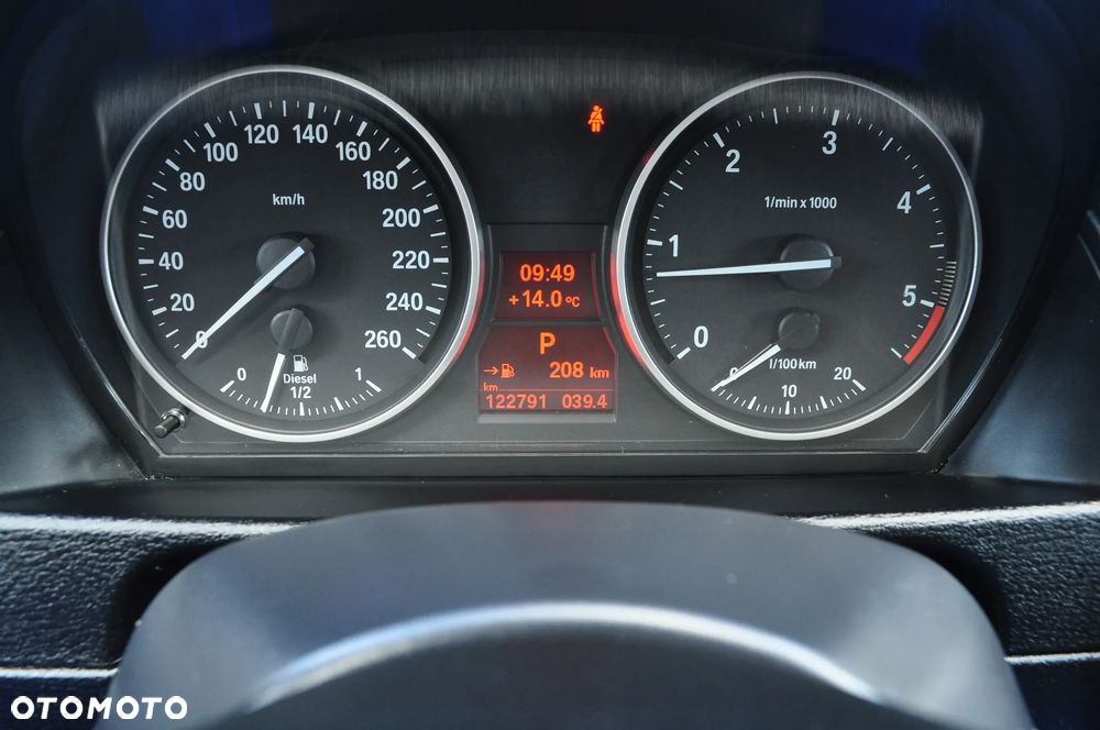BMW X1 sDrive18d xLine - 11