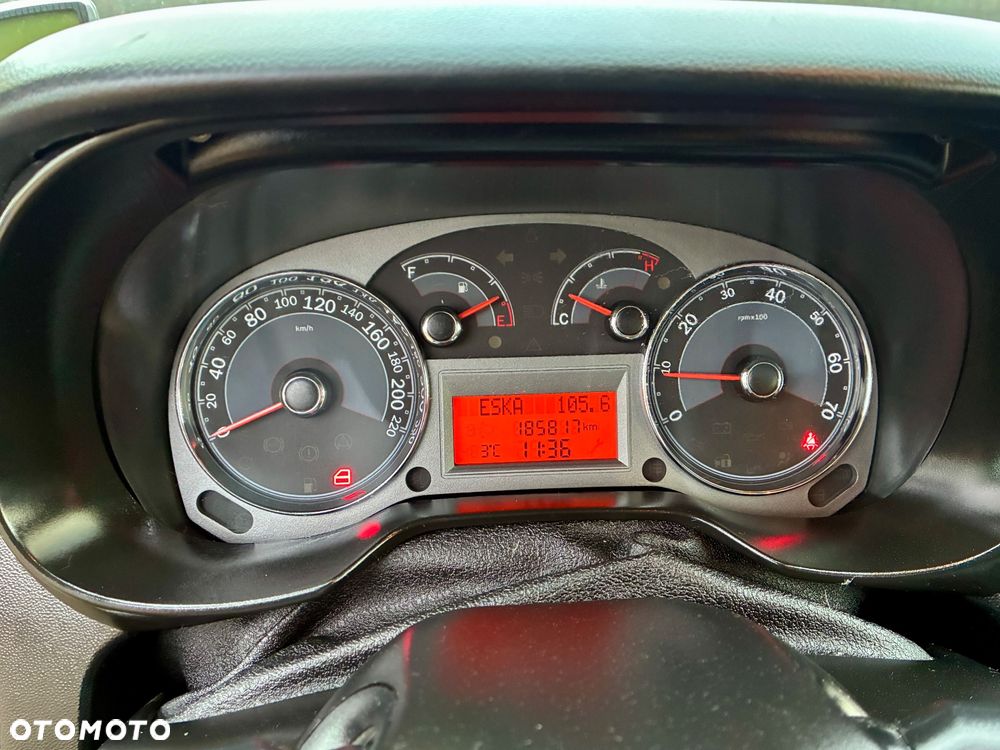 Fiat Linea 1.4 Dynamic Euro5 - 29