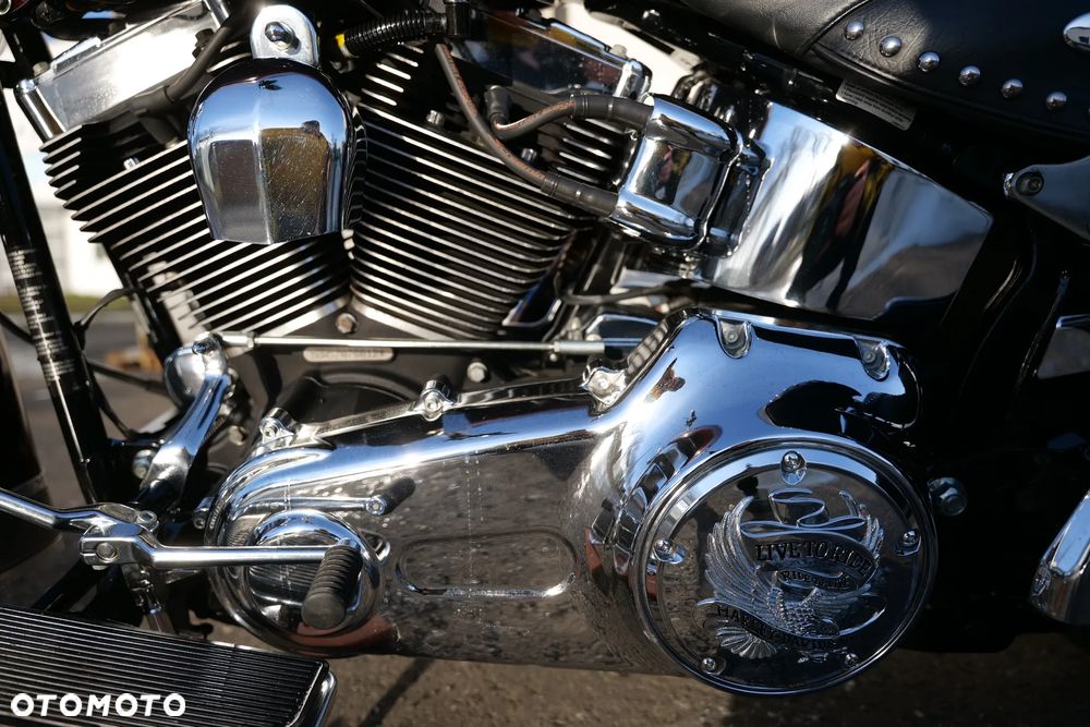 Harley-Davidson Softail Heritage Classic - 22
